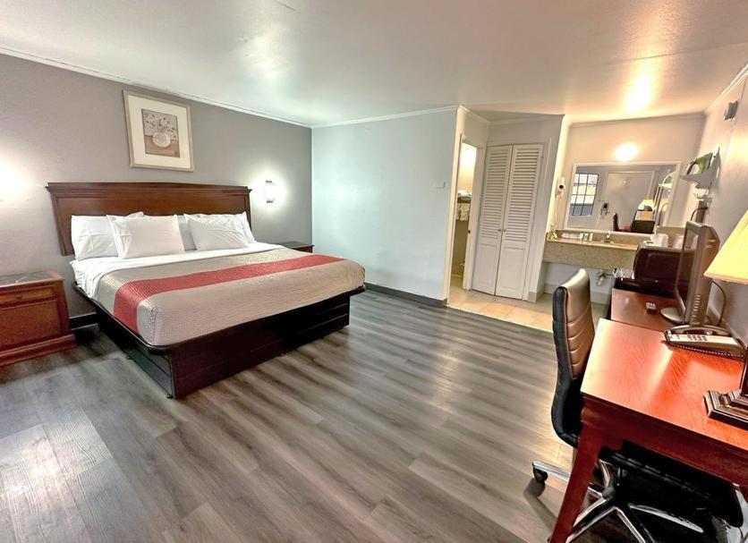 Red Carpet Inn - Stamford Luaran gambar